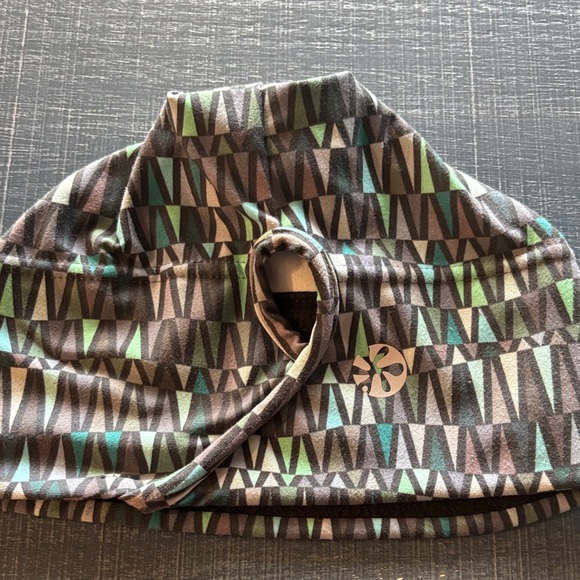 Geometric Patterned Hat - Picture 1 of 6